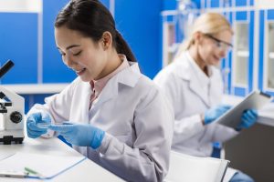 How To Get A Job In A Medical Laboratory?